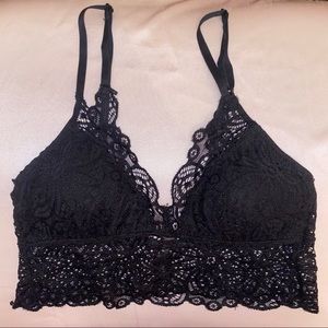 Women’s black lace bralette!